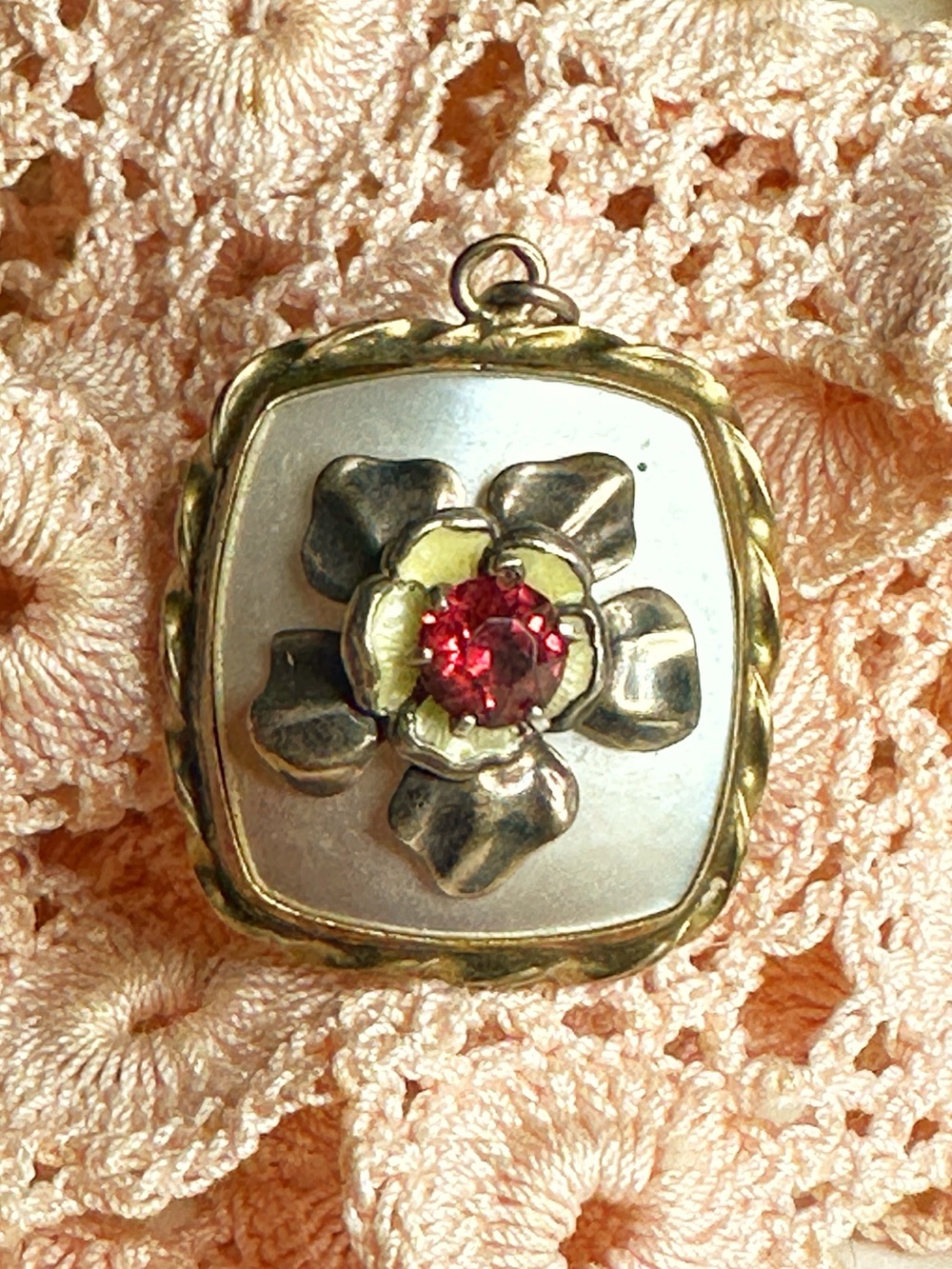 Vintage Enamel Mother Of Pearl Red Stone Flower Pendant Necklace